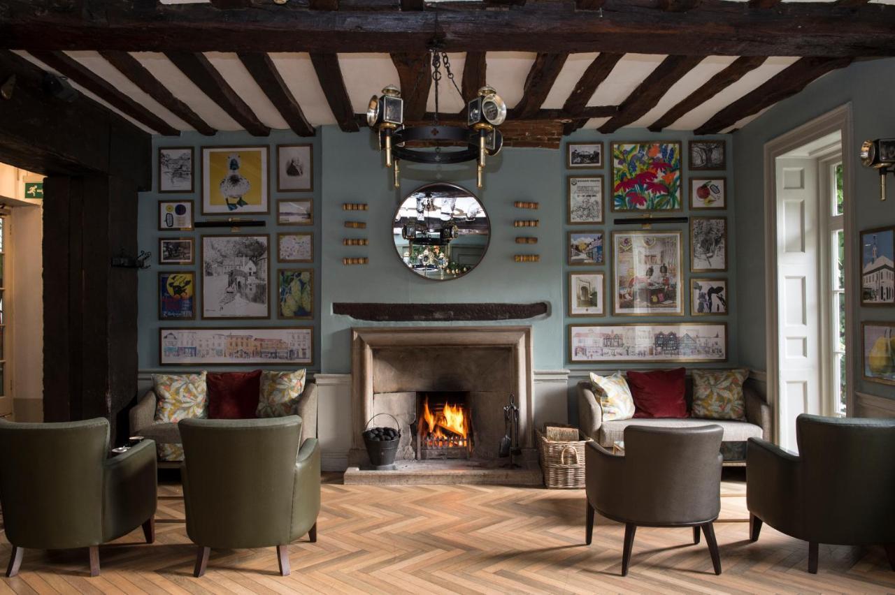 Bush Hotel Farnham エクステリア 写真