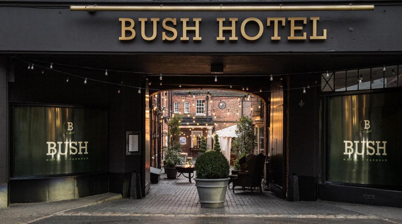 Bush Hotel Farnham エクステリア 写真
