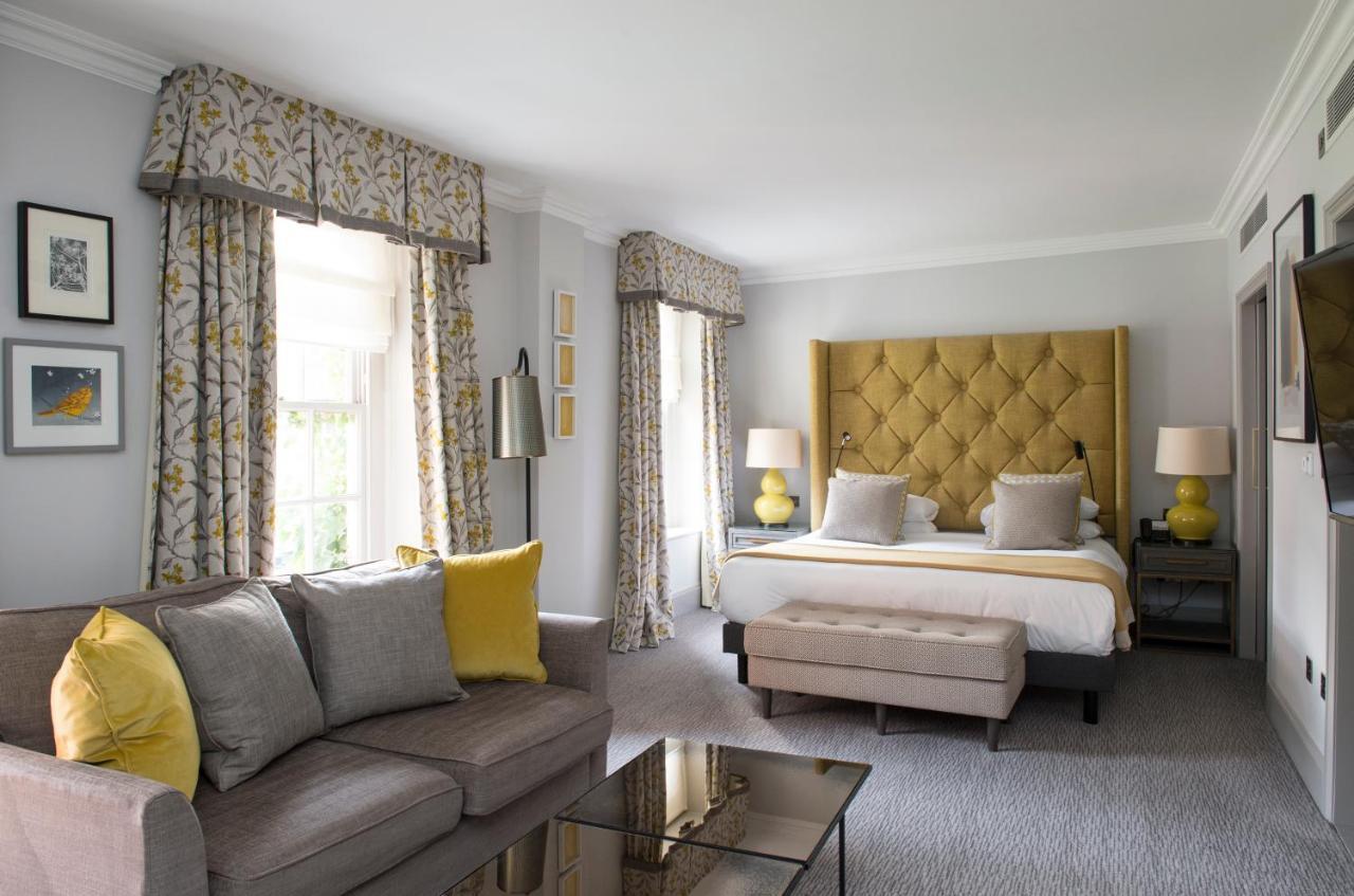 Bush Hotel Farnham エクステリア 写真