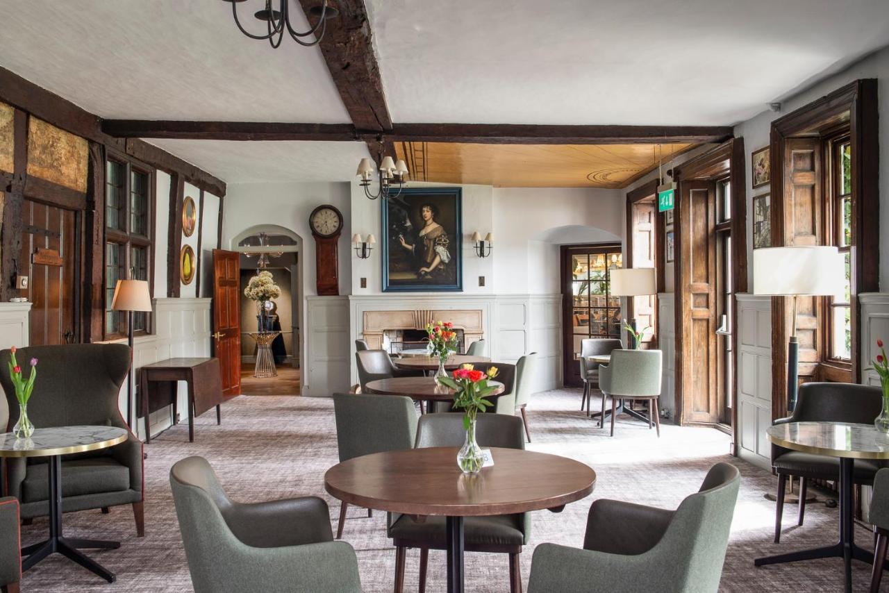 Bush Hotel Farnham エクステリア 写真