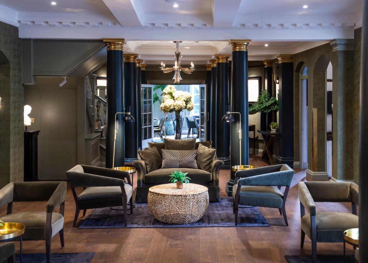 Bush Hotel Farnham エクステリア 写真