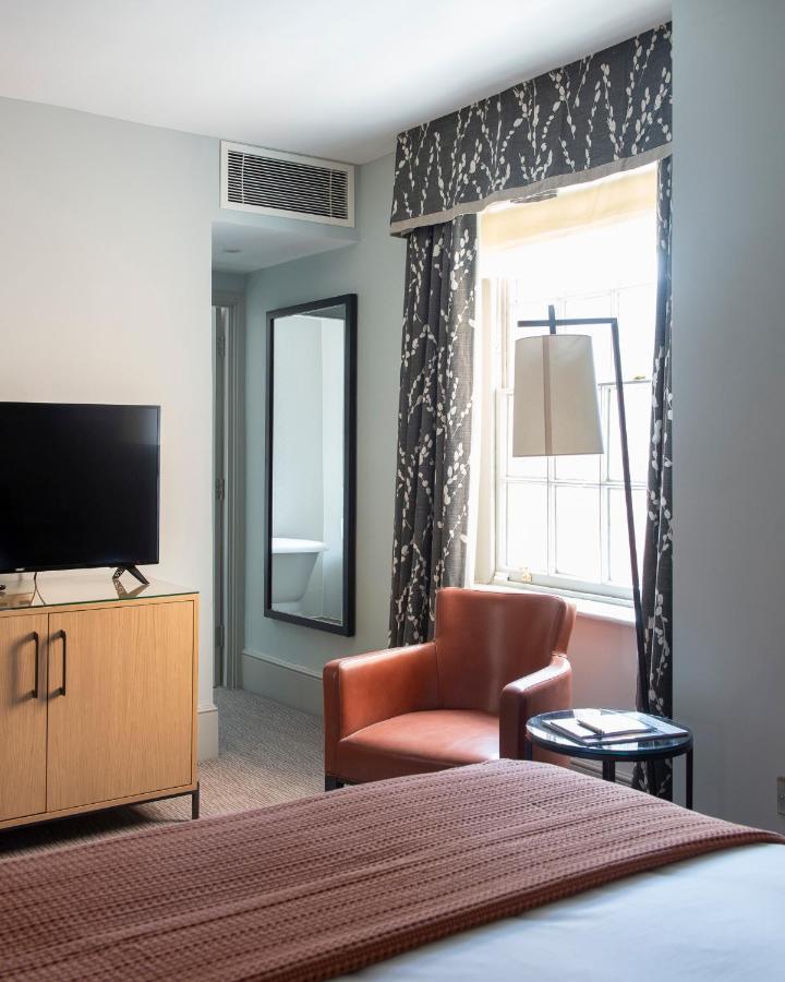 Bush Hotel Farnham エクステリア 写真