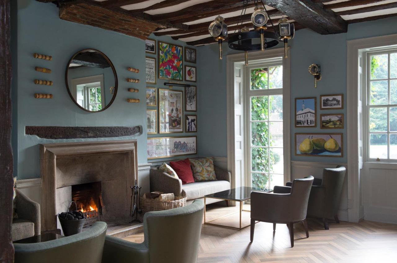 Bush Hotel Farnham エクステリア 写真