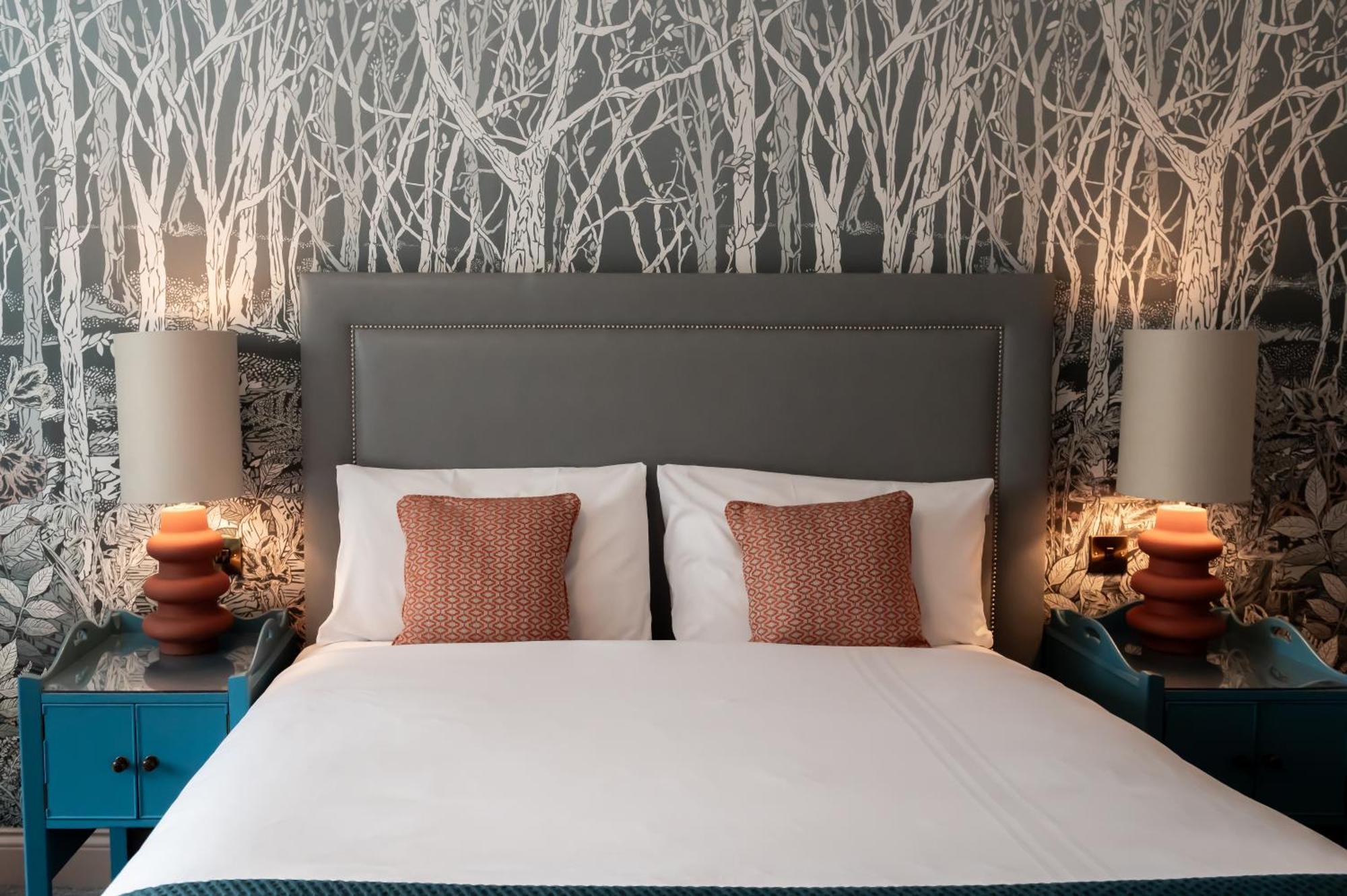 Bush Hotel Farnham エクステリア 写真