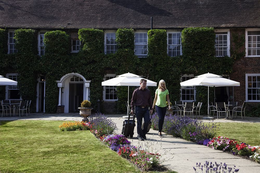Bush Hotel Farnham エクステリア 写真